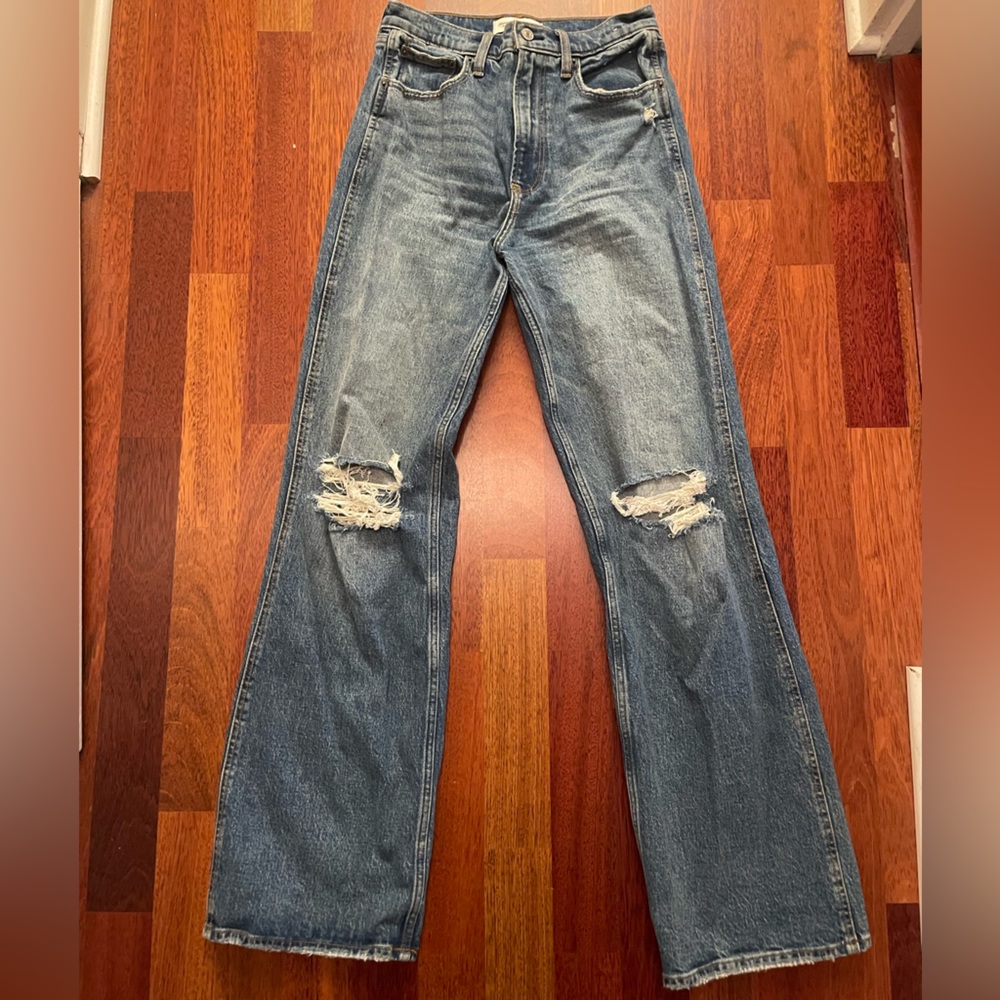 Abercrombie 90s Relaxed Jean Ultra High Rise